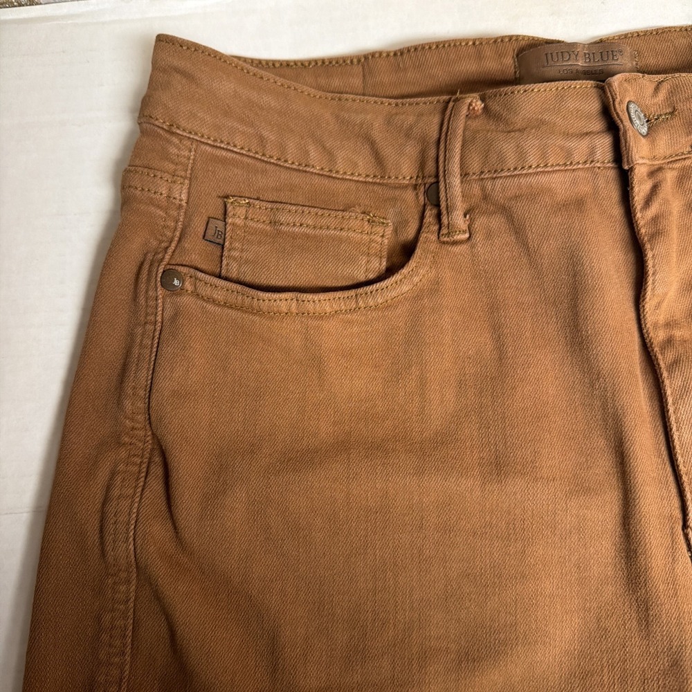 JUDY BLUE Women's Shorts Size 1XL Brown Garment Dyed Jean Stretch Comfort - Picture 2 of 7